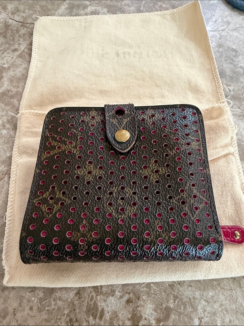 Louis Vuitton Auth Monogramed Perforated Compact Zipper Fuschia wallet /dustbag - Picture 5 of 17